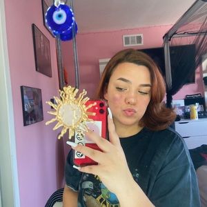 Meet your Posher, Alexandria rose